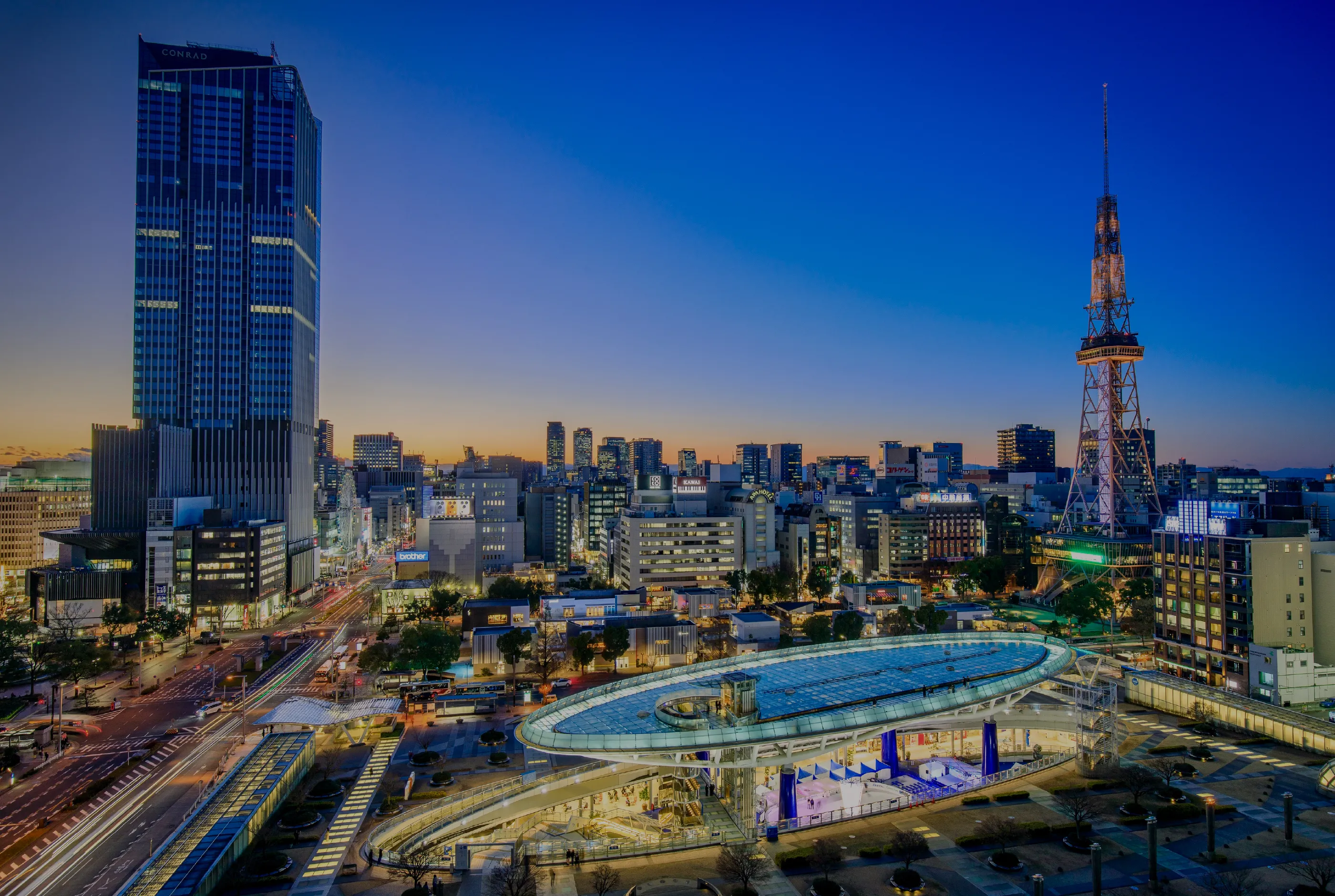 栄の街並みと名古屋テレビ塔の夜景（イメージフォト）